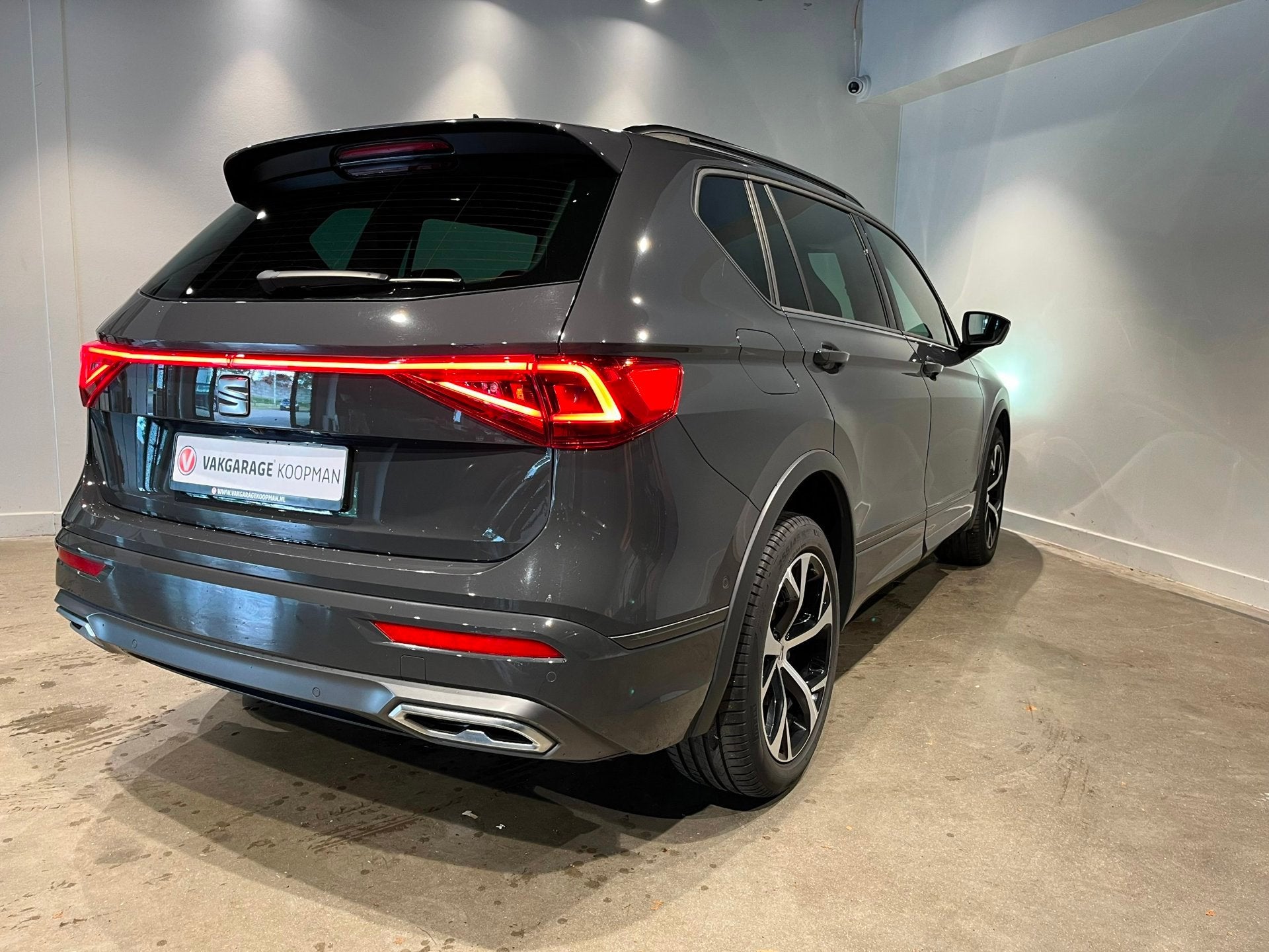 Seat TARRACO 1.4 TSI e-Hybrid PHEV FR Intense Memory|ACC|360, Auto's, Dealer onderhouden, 4 cilinders, Adaptive Cruise Control