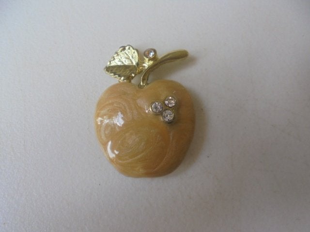 Mooie broche appel met strass, Overige materialen, 4 tot 7 cm, Ophalen of Verzenden, Zo goed als nieuw