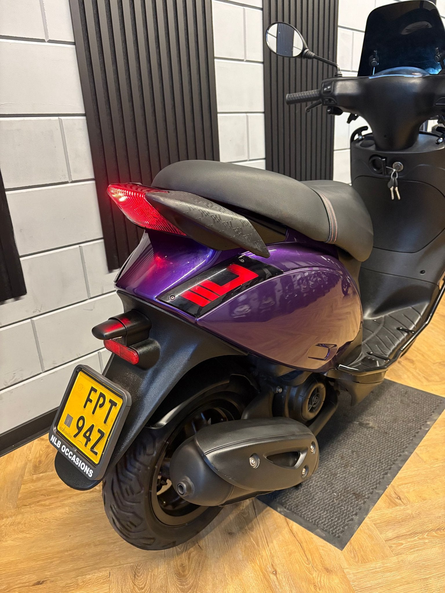 Foto 7 van PIAGGIO ZIP 4T 3V BROM 2023 FULL OPTION CANDY PURPLE