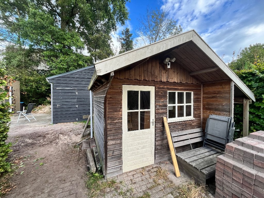Houten hokje met geïsoleerd dak - zelf afbreken, Ophalen, Tuinhuis, 250 tot 500 cm, 1 raam