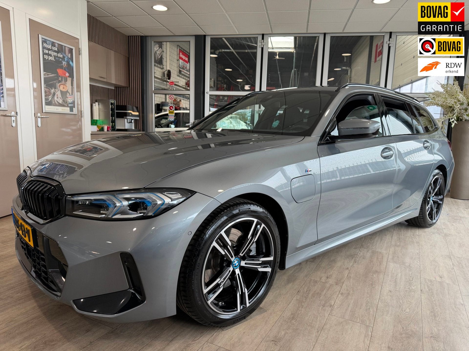 BMW 3-serie Touring 330e HYBRIDE M-Sport Pakket, 1998 cc, 4 cilinders, Plug-in hybride, Automatische klimaatregeling