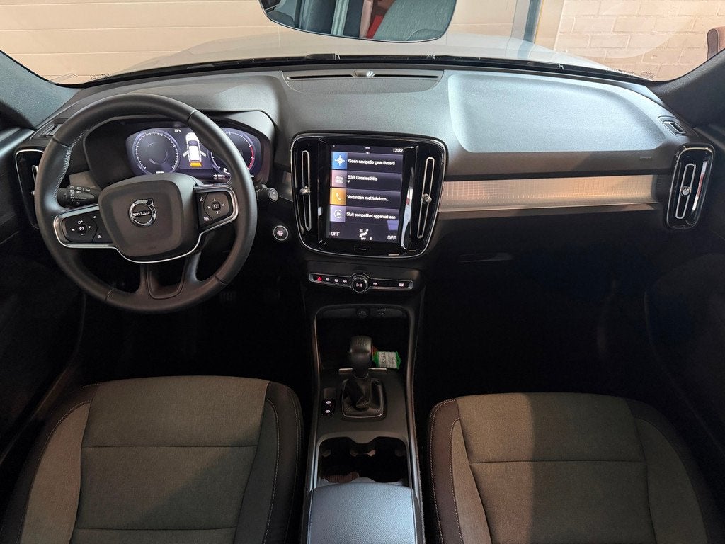 Volvo XC40 1.5 T2 Momentum Business|Carplay|Trekhaak|Pano|, Auto's, Volvo, Voorwielaandrijving, Stof, Gebruikt, Euro 6