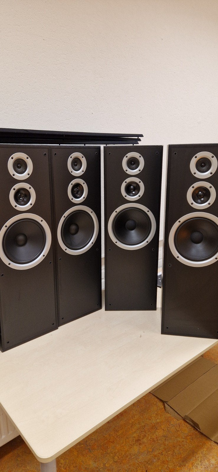 JAMO Studio 180 luidsprekers, Ophalen, Zo goed als nieuw, 120 watt of meer, Front, Rear of Stereo speakers