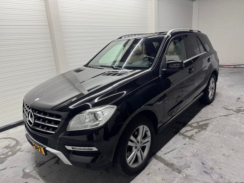 Mercedes Ml350 4MATIC 228000 km schuifdak selfpark assistlan, Auto's, Automaat, Zwart, Vierwielaandrijving, Particulier