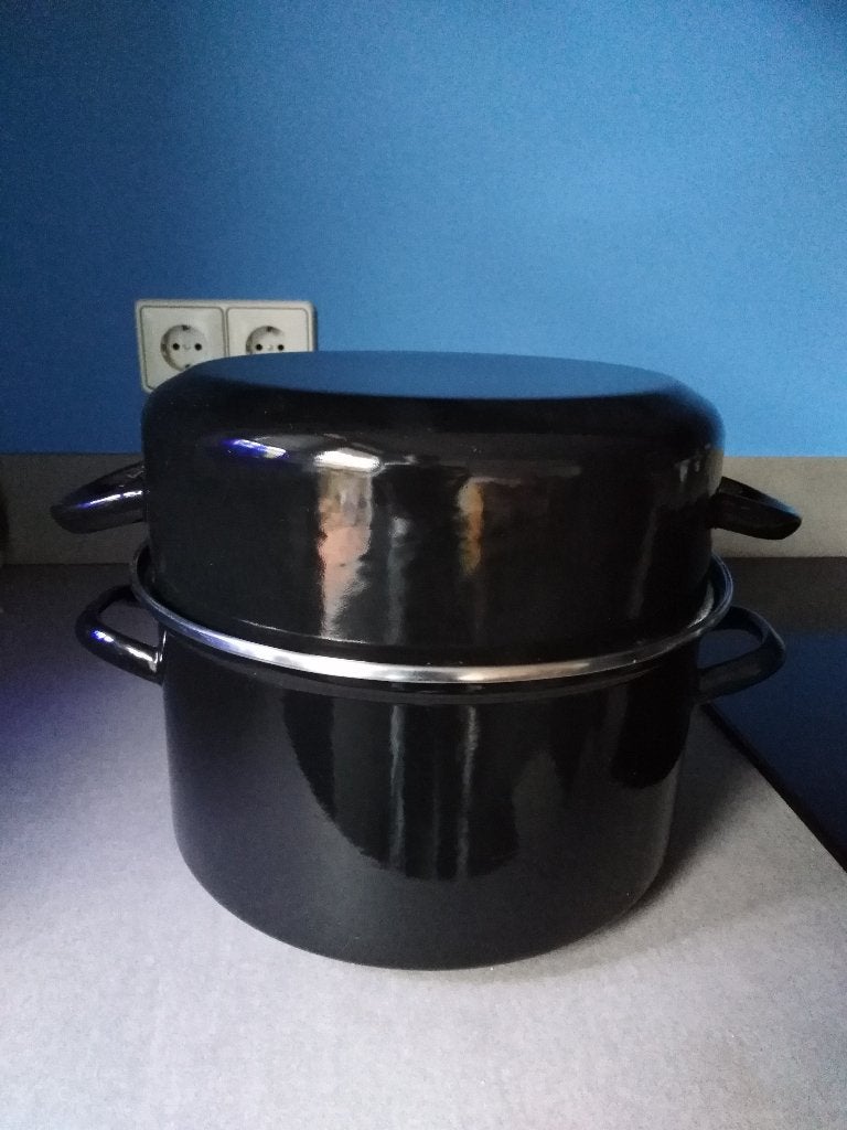 Te koop emaillen zwarte mossel/soeppan met hoge deksel., Ophalen, Zo goed als nieuw, Emaille, Overige typen