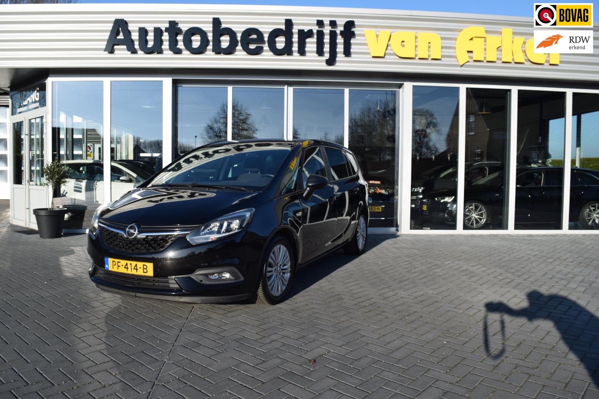 Opel Zafira 1.4 Turbo Business Executive 7p., Auto's, Gebruikt, 4 cilinders, 7 stoelen, Zwart