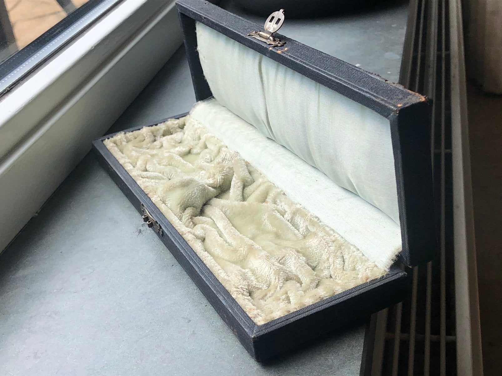 Vintage houten kistje - mooie sluiting - fluwelen bekleding, Ophalen of Verzenden