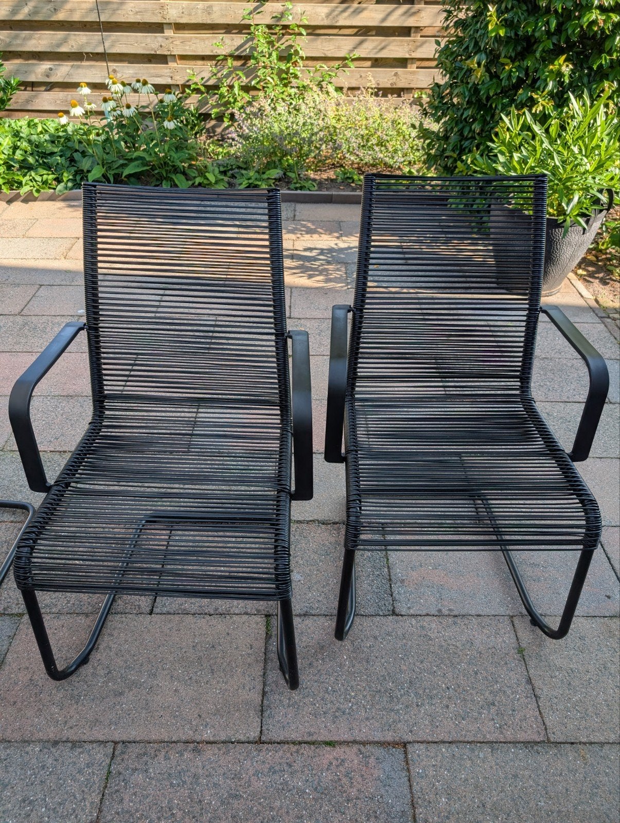 6 zwarte stapelbare tuinstoelen Vasman Ikea met armleuningen, Ophalen of Verzenden, Gebruikt, Metaal, Stapelbaar