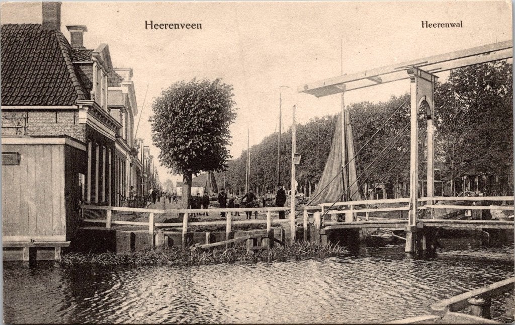 Heerenveen - 12 oude ansichtkaarten