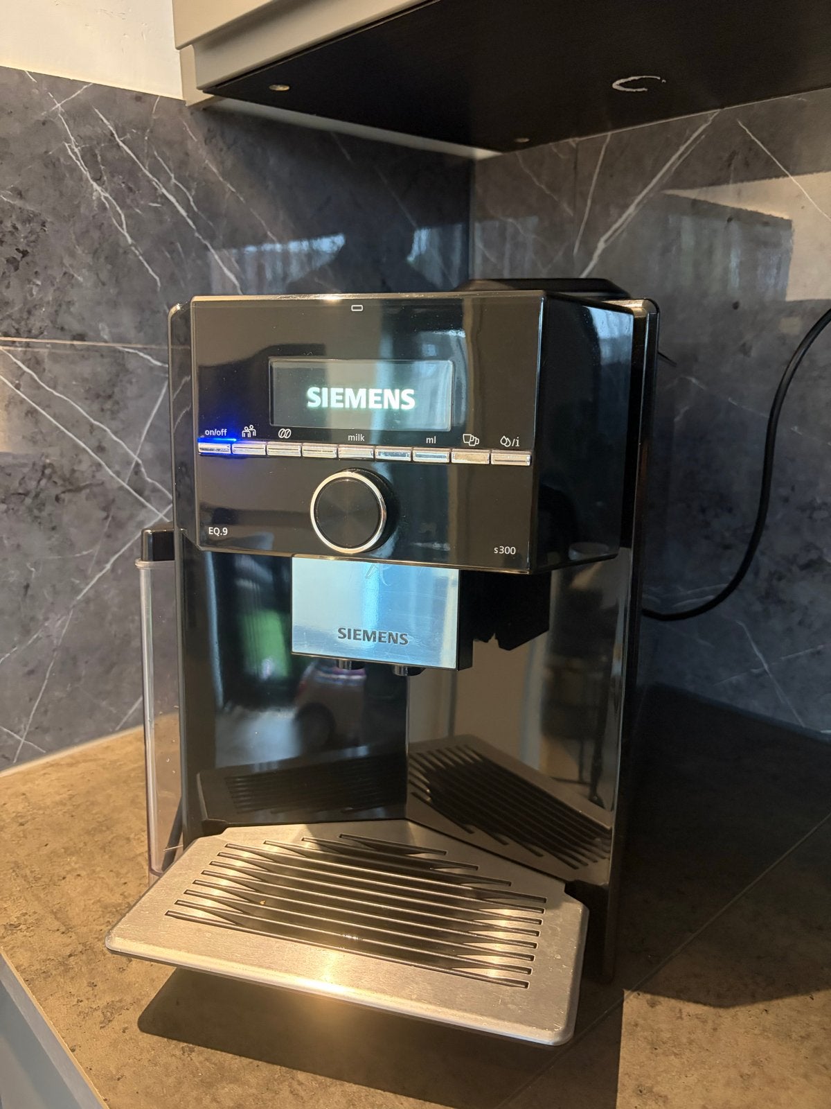 Siemens EQ.9 S300 Koffiemachine - Werkt perfect!, Ophalen, Gebruikt, Koffiemachine, Koffiebonen