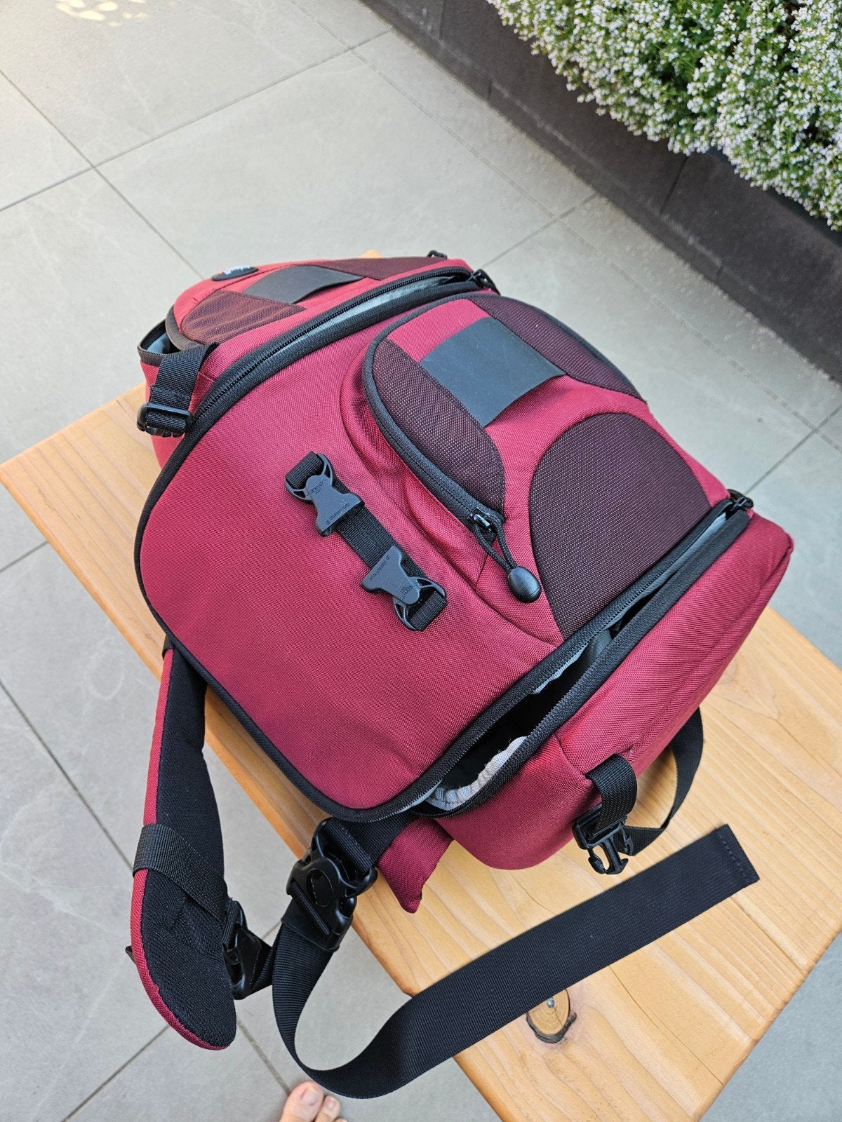 Lowepro, camera rugtas. Rugtas met verstelbare indeling, Gebruikt, Rood, Rugtas, Zijvakken