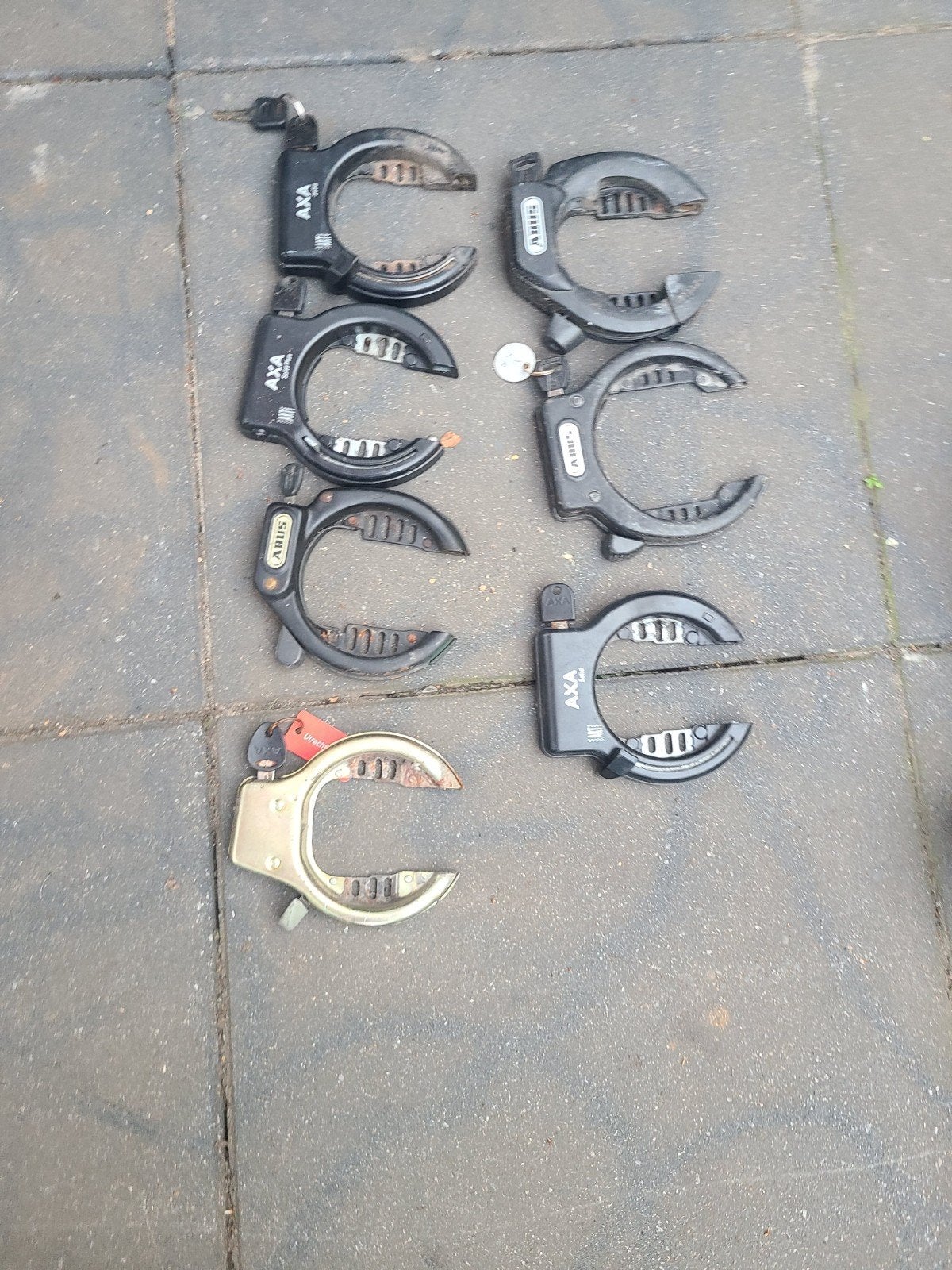 Zadels en sloten te koop, Ophalen of Verzenden, Staal