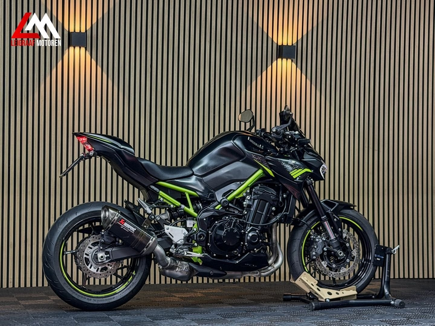 KAWASAKI Z900 PERFORMANCE - Akrapovic - TFT scherm, 4 cilinders, 948 cc, Bedrijf, Onbekend