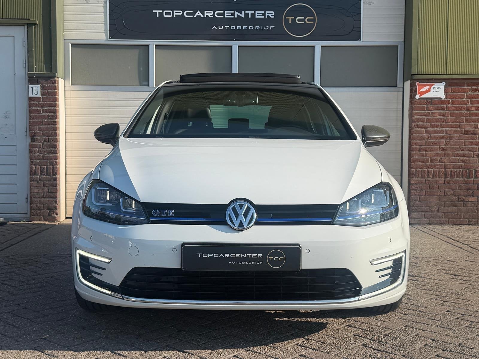 Volkswagen Golf 1.4 TSI GTE/PANO/PARKS/LEER/STOELV/APK/NAP, Auto's, Euro 6, 4 cilinders, Wit, 1499 kg