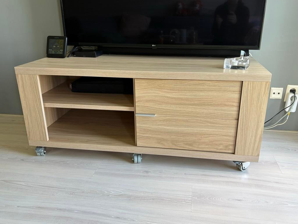 TV-meubel op wielen - Licht houtkleur, Ophalen, 100 tot 150 cm, Zo goed als nieuw, Minder dan 100 cm
