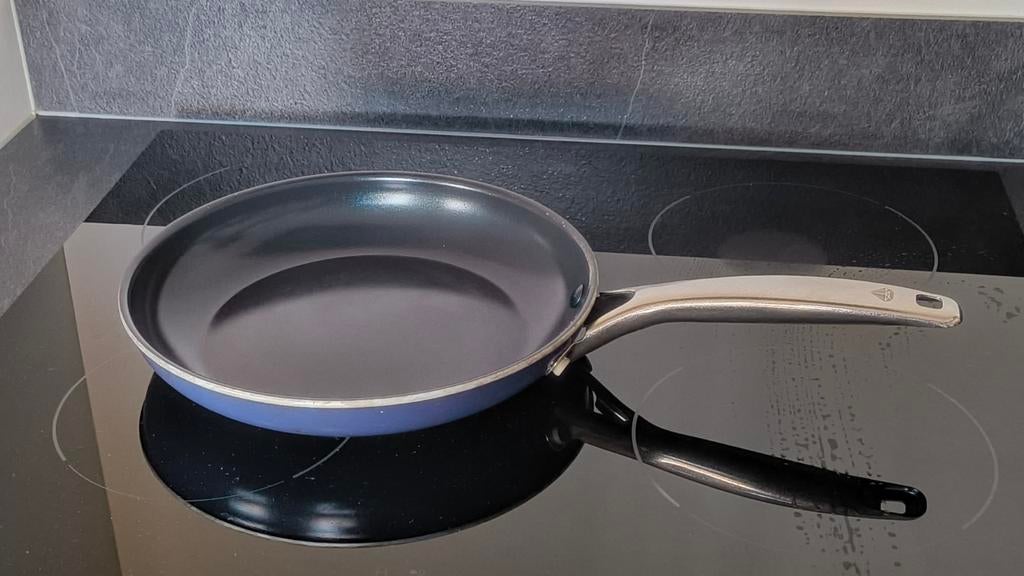 Koekenpan 24cm - Ideaal voor dagelijks gebruik, Huis en Inrichting, Keuken | Potten en Pannen, Ophalen of Verzenden