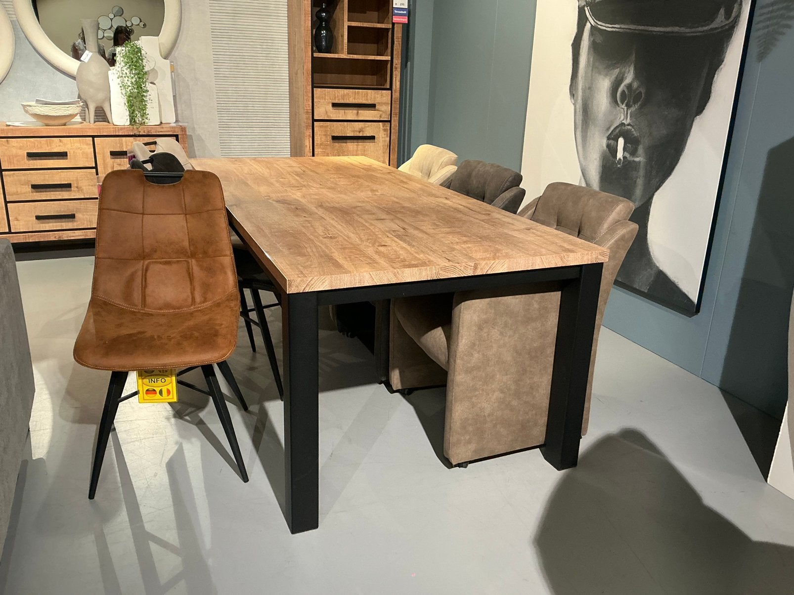 Tafel, mango hout look, Huis en Inrichting, Ophalen, Rond, 200 cm of meer, 50 tot 100 cm