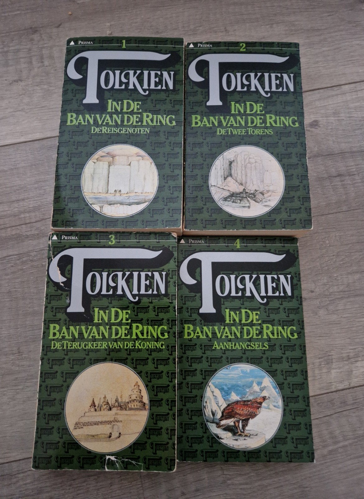 Boeken j r r tolkien ban van de ring Aanhangsels prisma 4, Boeken, Ophalen of Verzenden, Zo goed als nieuw
