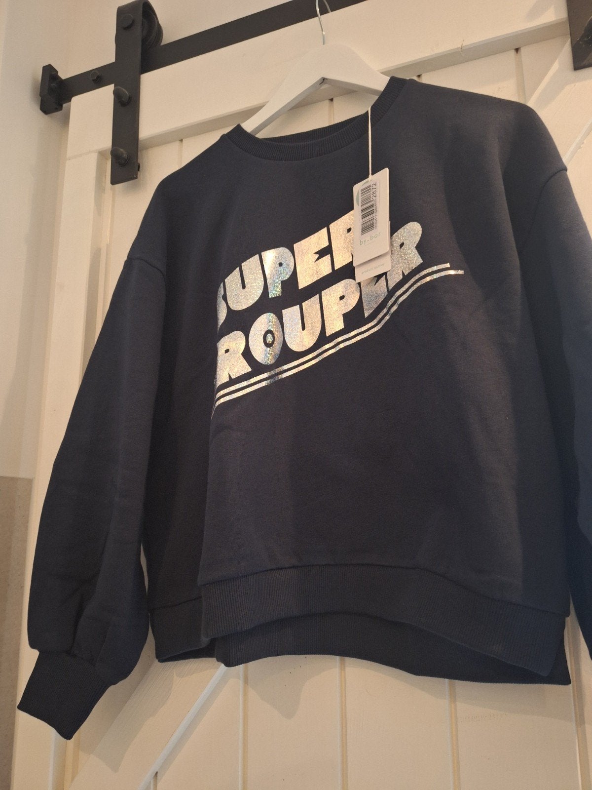 By-Bar sweater 'SUPER TROUPER' - Nieuw met kaartje, Maat L, Zwart, Maat 42/44 (L), Nieuw, Ophalen of Verzenden