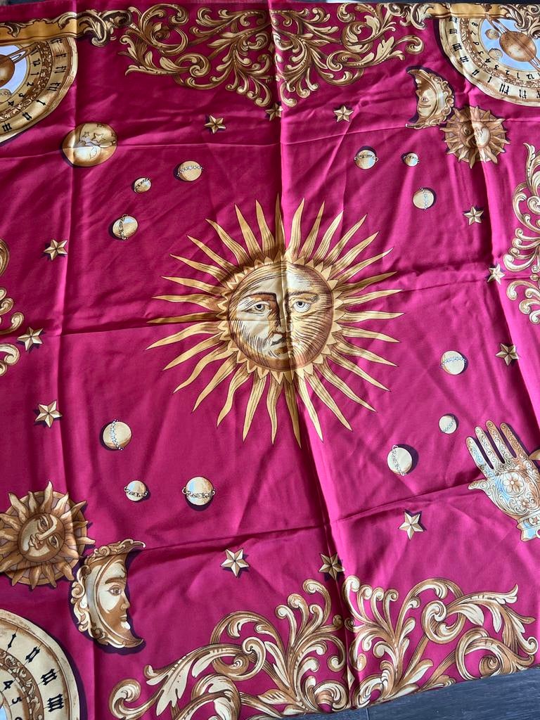 Zijden sjaal met zon en maan patroon, Kleding | Dames, Verzenden, Gedragen, Sjaal