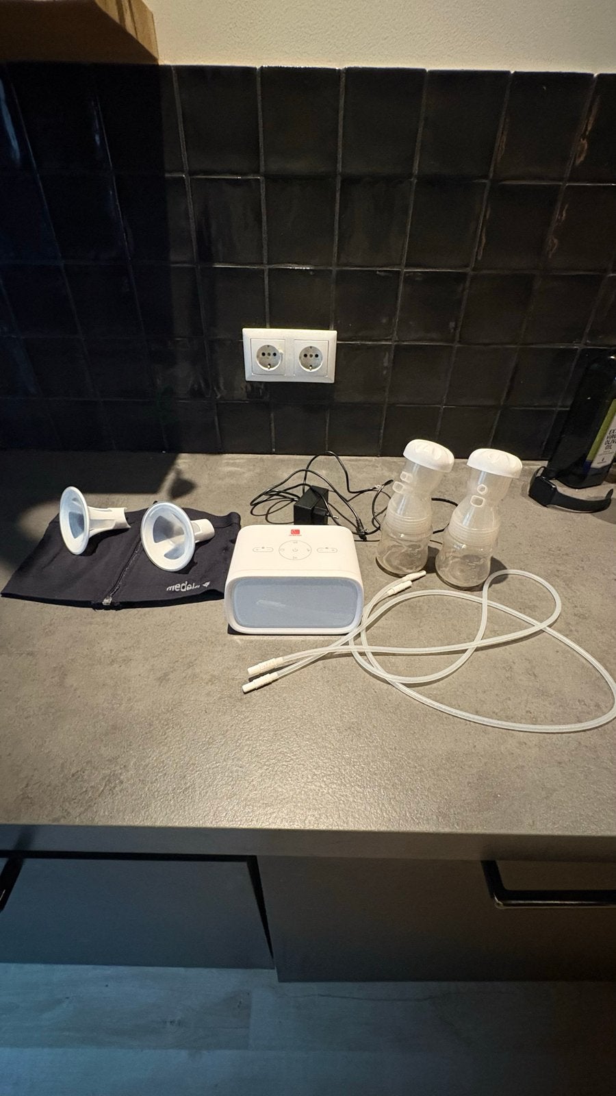Horigen Chicture Dubbele Borstkolf met Medela kolfbh, Ophalen of Verzenden, Zo goed als nieuw