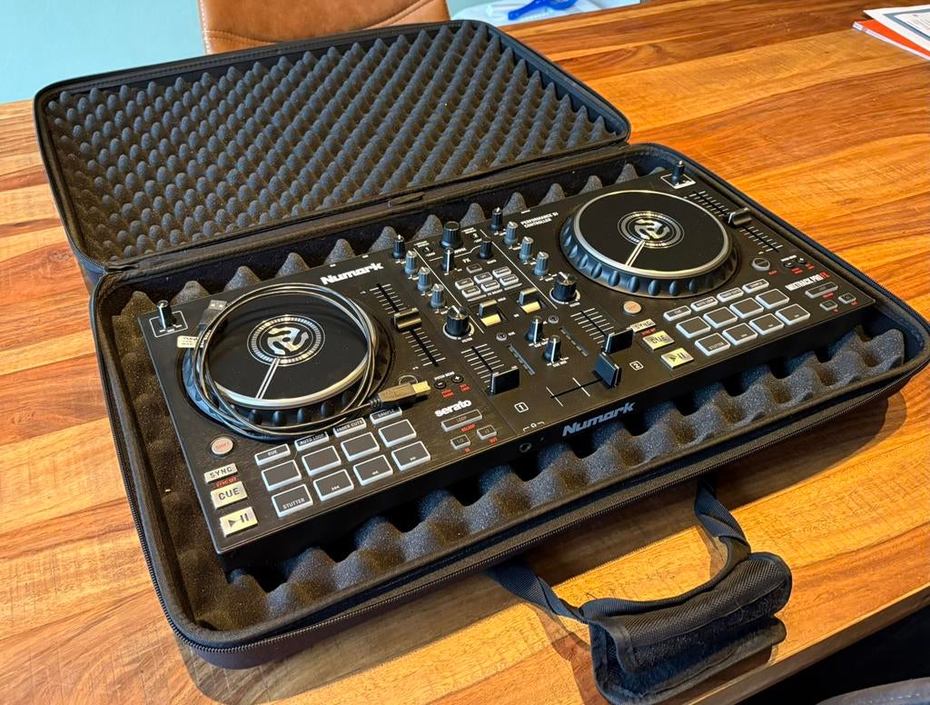 Numark DJ controller Mixtrack Pro FX incl UDG hardcase, Ophalen of Verzenden, Zo goed als nieuw, Numark
