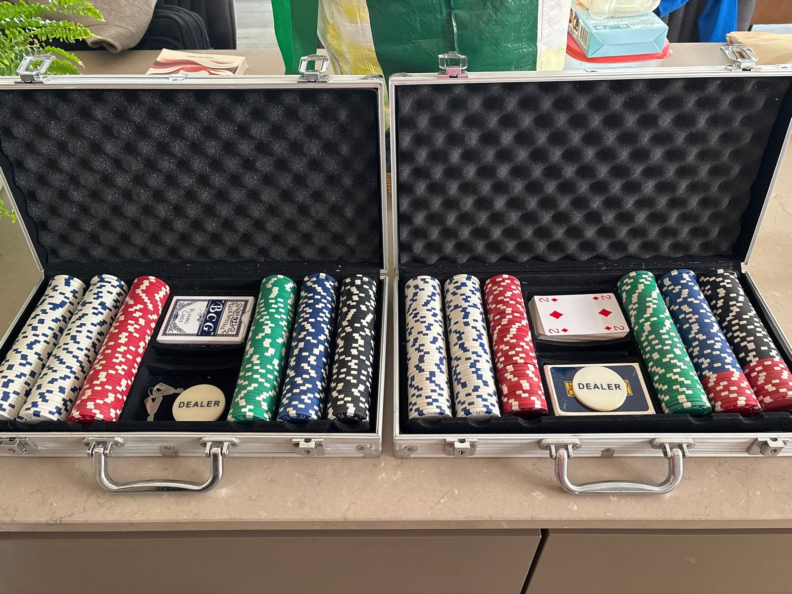 2 Zware Kwaliteit Poker Koffers - Ophalen, Hobby en Vrije tijd, Gezelschapsspellen | Overige, Vijf spelers of meer, Ophalen, Zo goed als nieuw