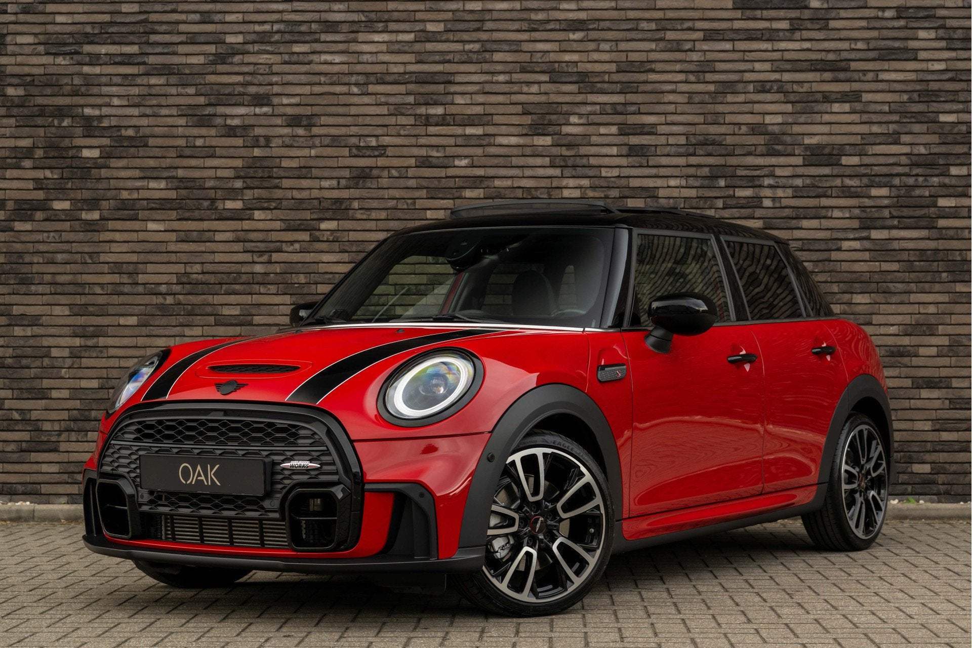 MINI 5-deurs 2.0 Cooper S F1 Aut. | JCW-Trim | Navi | Panora, Auto's, Gebruikt, Zwart, 4 cilinders, Alcantara