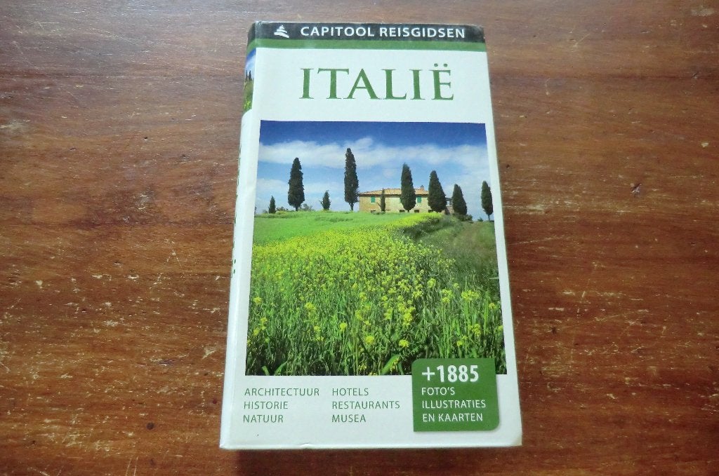 reisgids - Italië - capitool (2016) / Dolomieten, Rome, Pisa, Capitool, Europa, Ophalen of Verzenden, Zo goed als nieuw