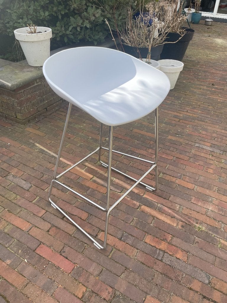 Design barkruk van HAY, Huis en Inrichting, Barkrukken, Ophalen, Met voetsteun, 60 tot 90 cm, Zo goed als nieuw