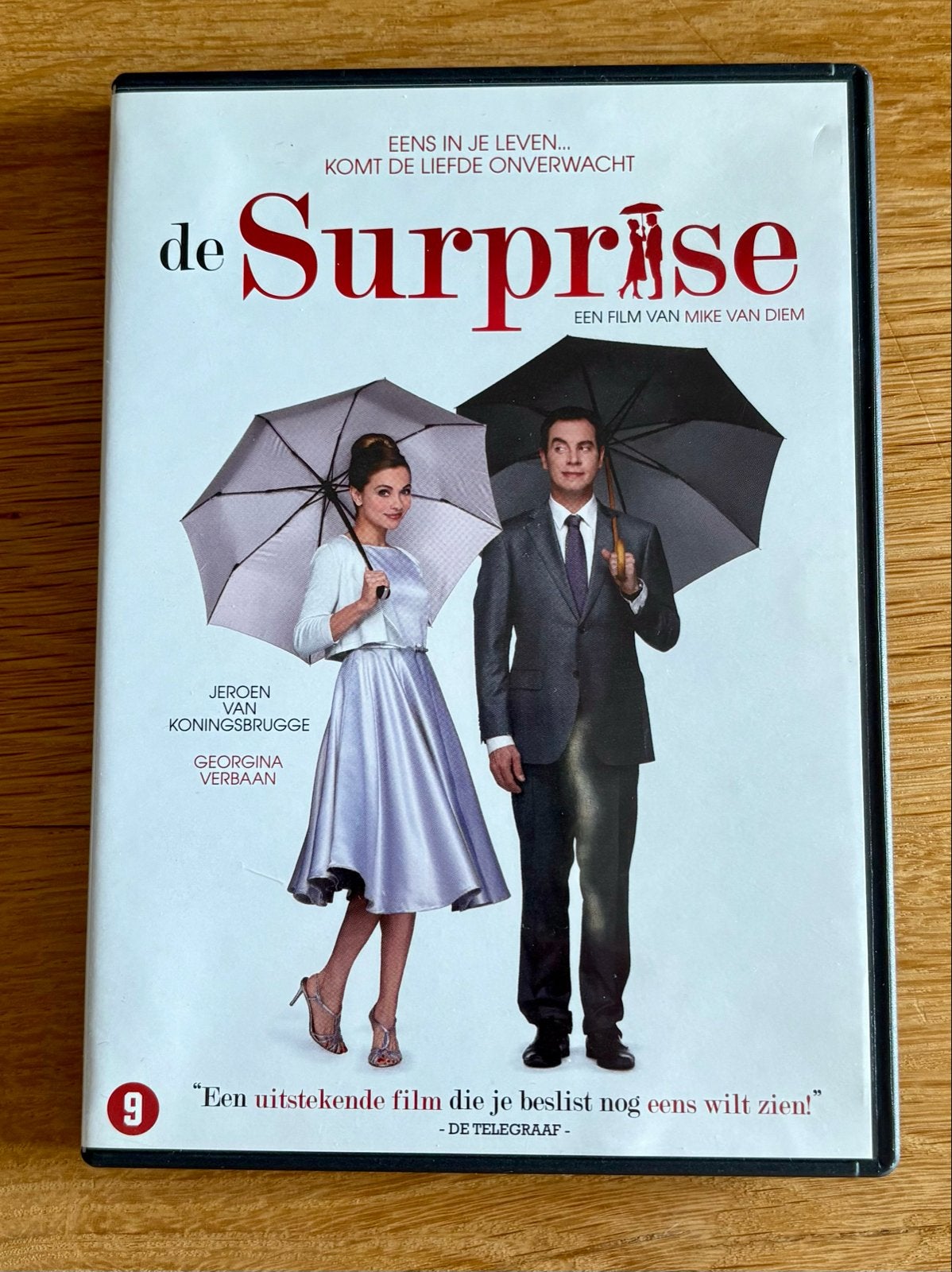 De Surprise - DVD (Jeroen van Koningsbrugge), Nederlands, Vanaf 9 jaar, Zo goed als nieuw, Inclusief doosje