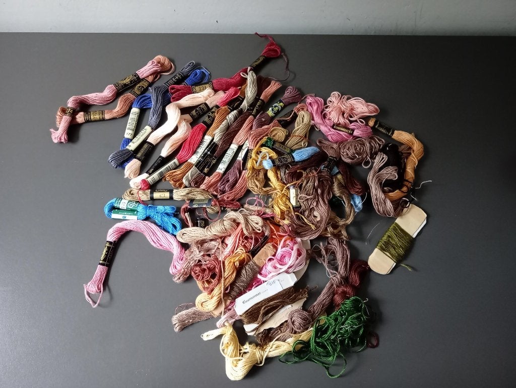 Grote set borduurgaren DMC en andere merken, Ophalen of Verzenden, Gebruikt, Handborduren, Borduurgaren of Zijde