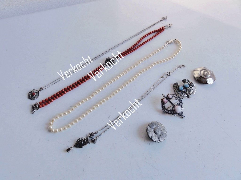 Collier, kettinkje met parels en speldjes, antiek, Ophalen of Verzenden, Overige materialen, Ketting