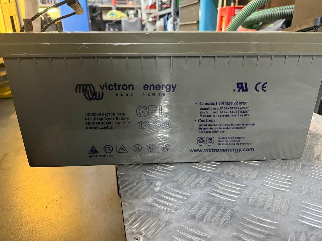 2x Victron Energy GEL Accu 12V 200Ah, Ophalen, Gebruikt