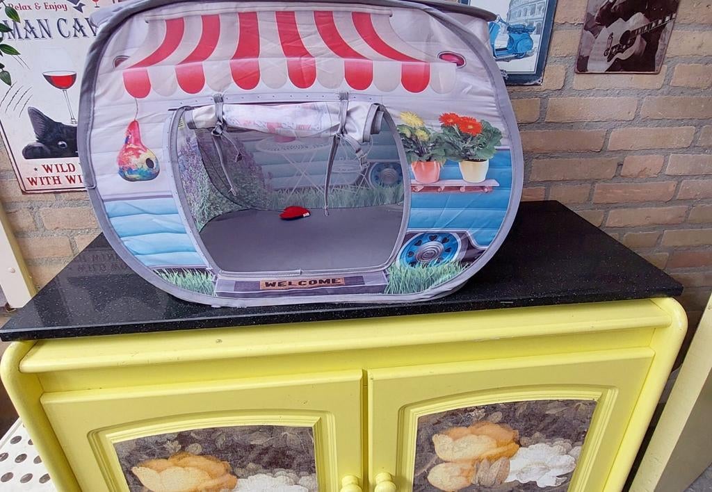 Leuke speelcaravan voor katten, Ophalen, Gebruikt