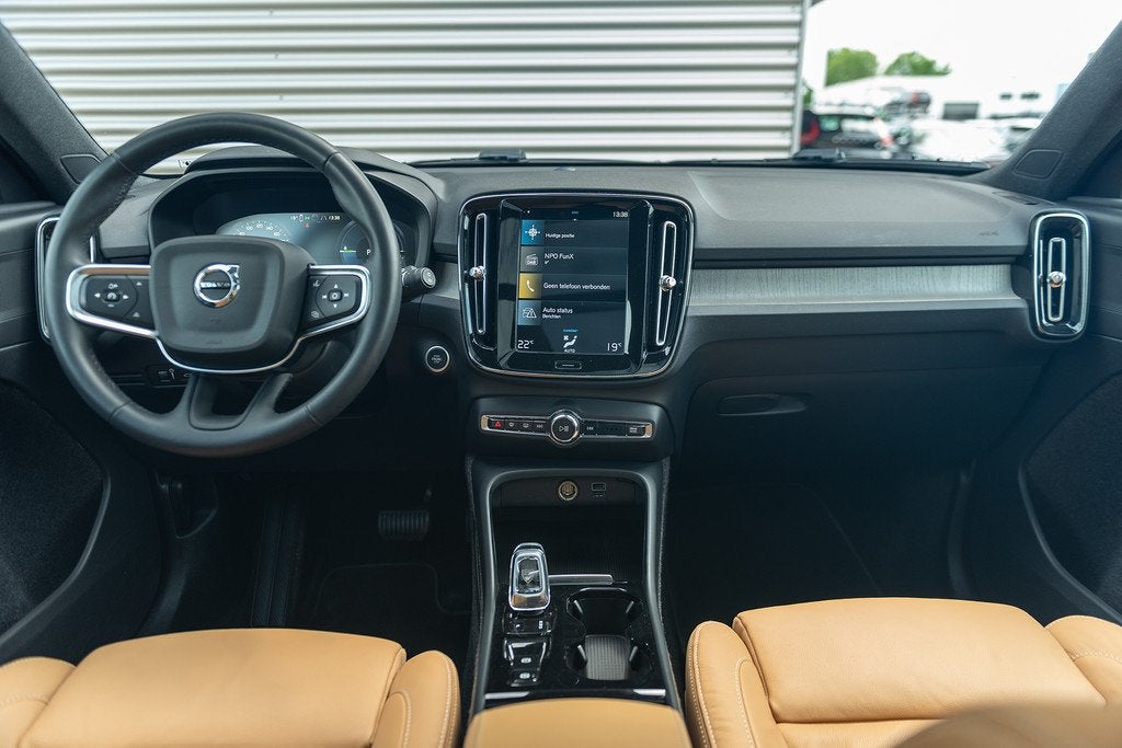 Volvo XC40 T4 Aut. Plug-in Hybrid Inscription Panoramadak Le, Blauw, Leder, Hybride Elektrisch/Benzine, 3 cilinders