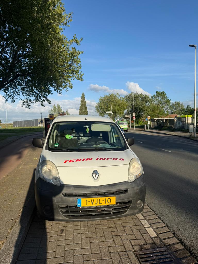 Renault Kangoo Express 1.5 DCI 50KW L1 E4 2010, Auto's, Bestelauto's, Zwart, 4 cilinders, Origineel Nederlands, 1000 kg