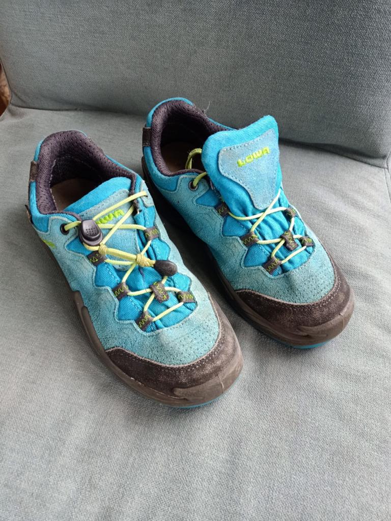 Lage bergschoenen Lowa maat 32 turquoise, Gebruikt, Lowa, Jongen of Meisje, Ophalen of Verzenden