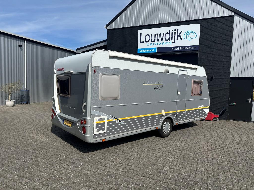 DETHLEFFS Camper 510 DB ’06 (Fransbed, Rondzit), Caravans en Kamperen, Rondzit, Vast bed, 7 tot 8 meter, Bedrijf