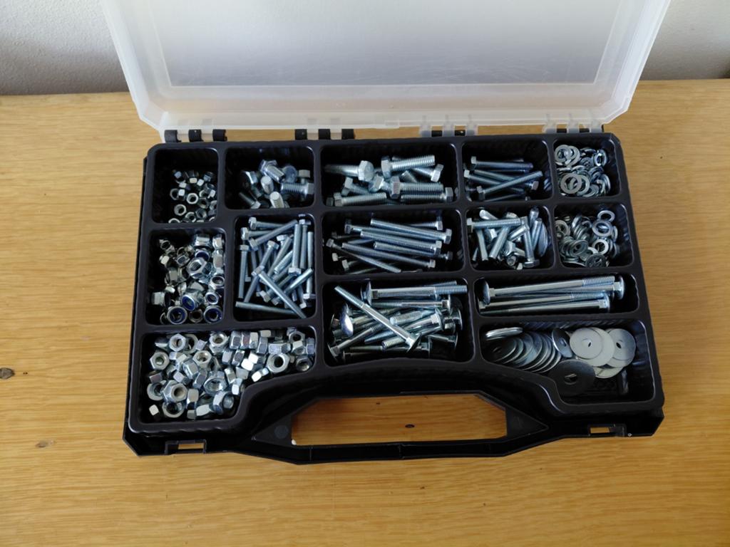 Topcraft set machine en slotbouten en 2e set schroeven, Doe-het-zelf en Verbouw, IJzerwaren en Bevestigingsmiddelen, Zo goed als nieuw