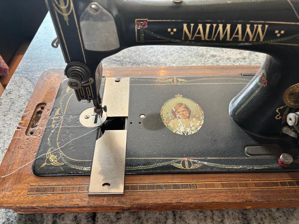 Antieke Naumann Naaimachine - Decoratief & Uniek, Ophalen