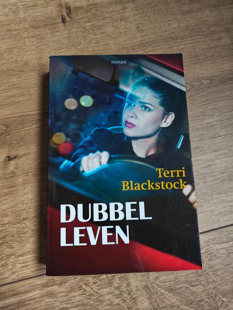 Dubbel Leven - Terri Blackstock (Roman), Boeken, Ophalen of Verzenden, Zo goed als nieuw, Terri Blackstock, Nederland