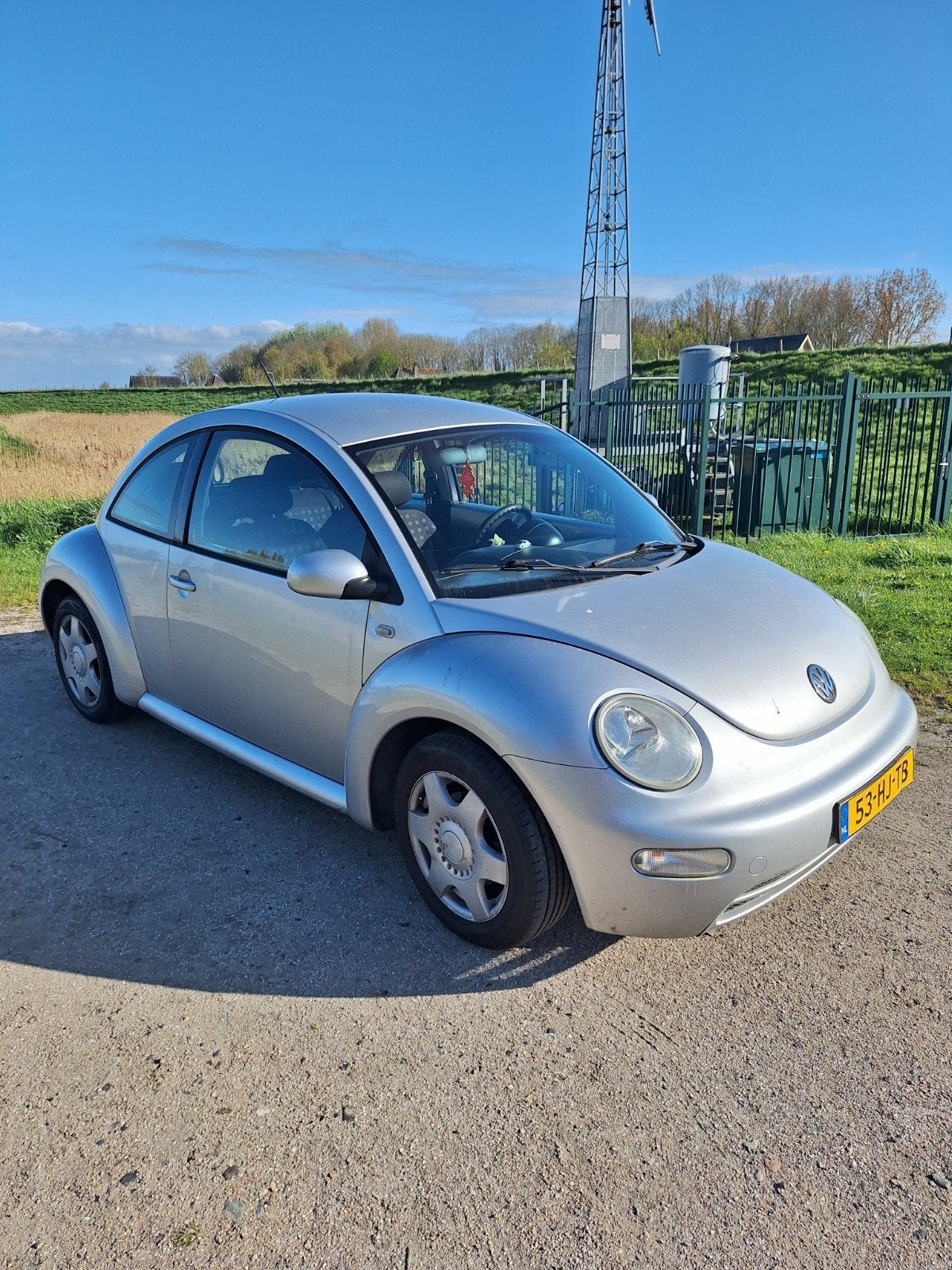 Volkswagen Beetle (Kever) 1.6 75KW 2001 Grijs, Beetle (Kever), 4 stoelen, Handgeschakeld, 1000 kg