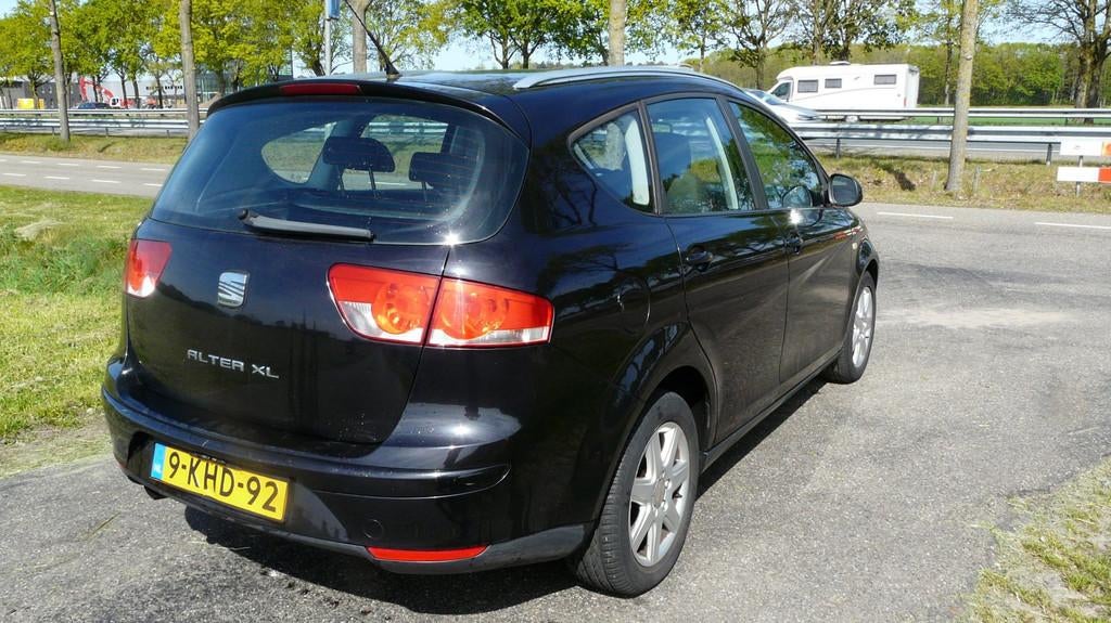Seat Altea XL1.6 Reference ,Airco,Elec.pakket,Lmv's,Grootbee, Gebruikt, Zwart, 4 cilinders, Altea XL