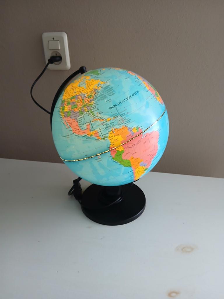 Wereldbol lamp, Ophalen