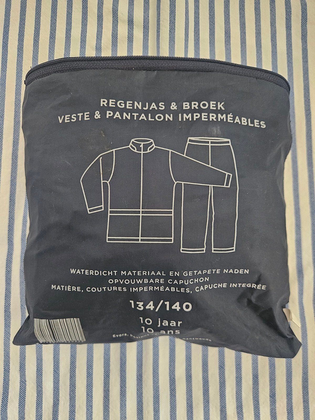 Regenpak maat 134/140 = 10 jaar, Ophalen of Verzenden, Zo goed als nieuw, Jongen of Meisje, Jas