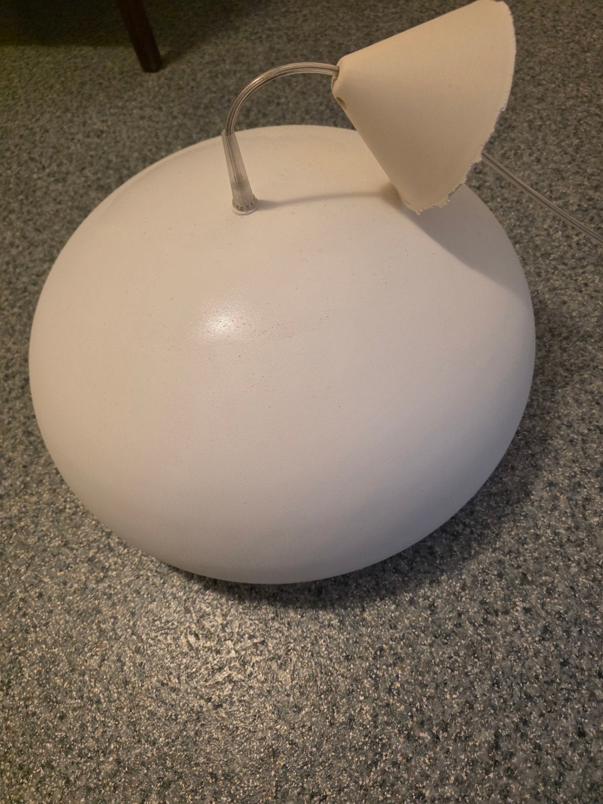 Leuke witte metalen hanglamp massive  e.10,-, Ophalen