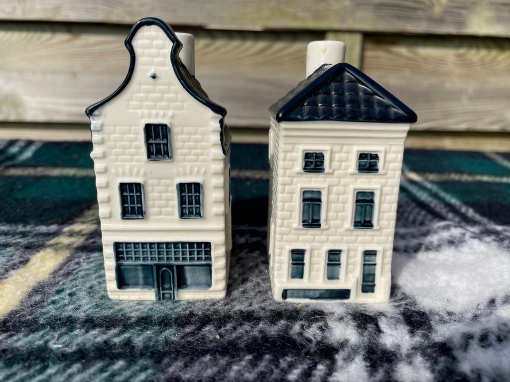 KLM Huisjes 26 & 36 - Bols Delft Blue, Verzamelen, KLM Huisjes, Ophalen of Verzenden, Zo goed als nieuw, 21 t/m 40