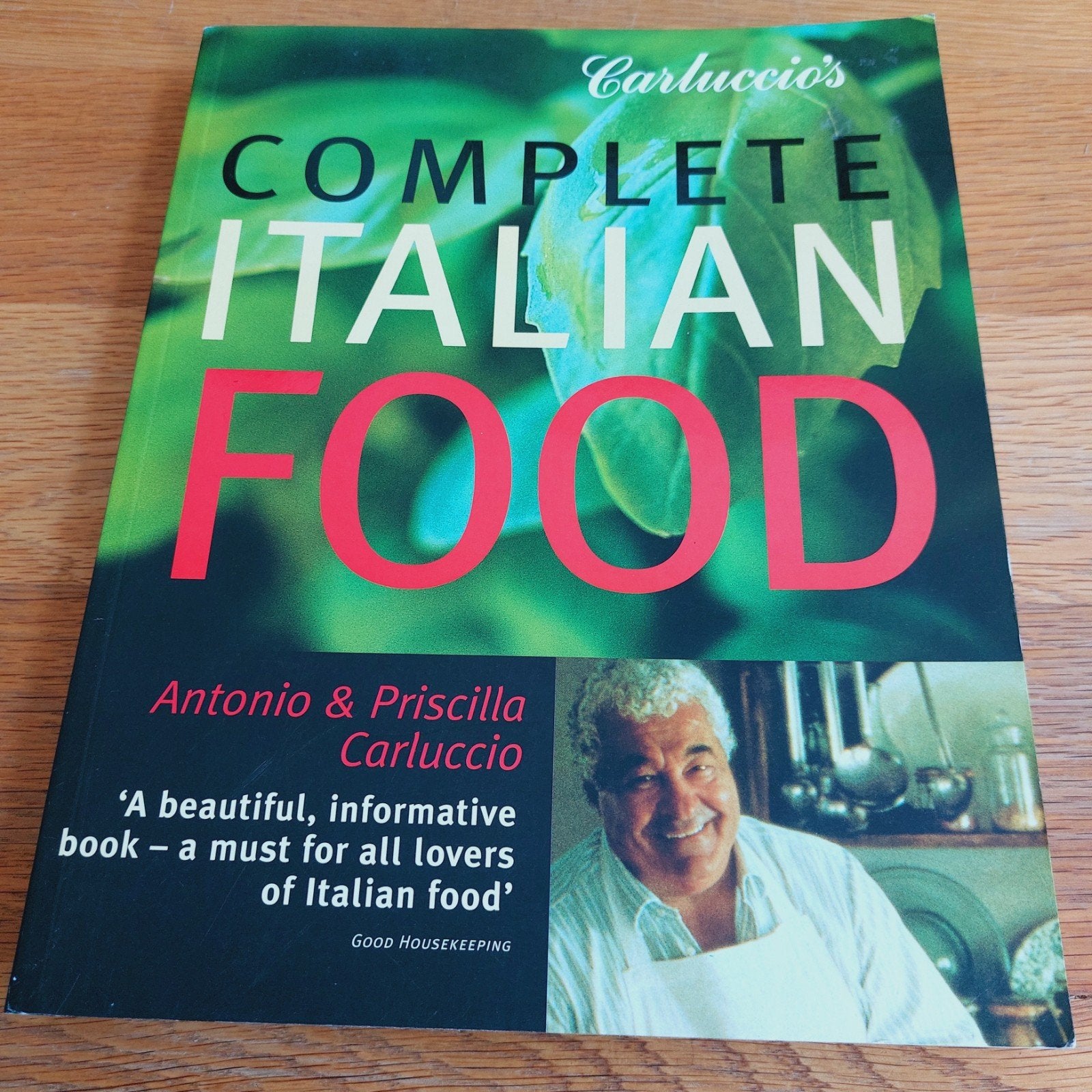 Carluccio's Complete Italian Food, Italië, Voorgerechten en Soepen, Ophalen of Verzenden, Zo goed als nieuw