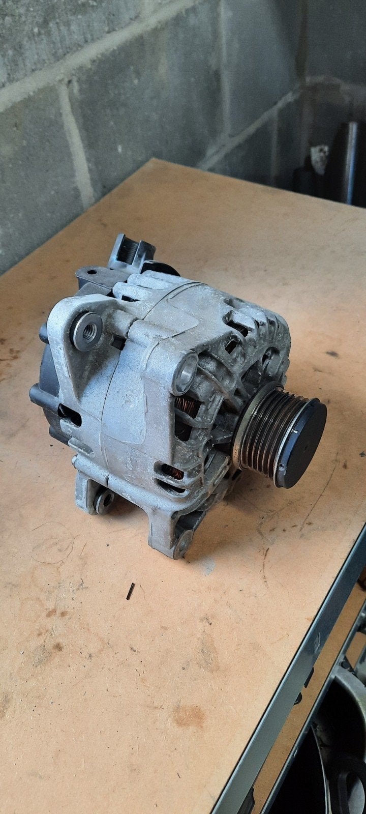 dynamo Opel Corsa F 1.2 benzine 75pk alternator, Auto-onderdelen, Ophalen of Verzenden, Gebruikt, Opel